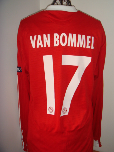 Bayern-Munich-VAN-BOMMEL-09-10-2.JPG